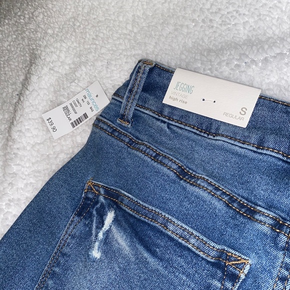 Maurices jegging vintage high rise jeans. Size small regular, never worn. - Picture 4 of 5